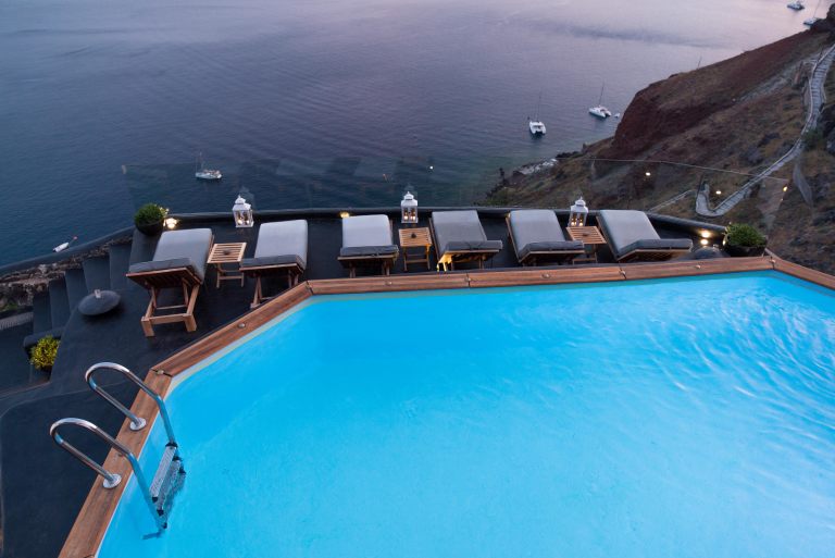 nostos-hotel-apartments-luxurious-pool-amazing-views (7)